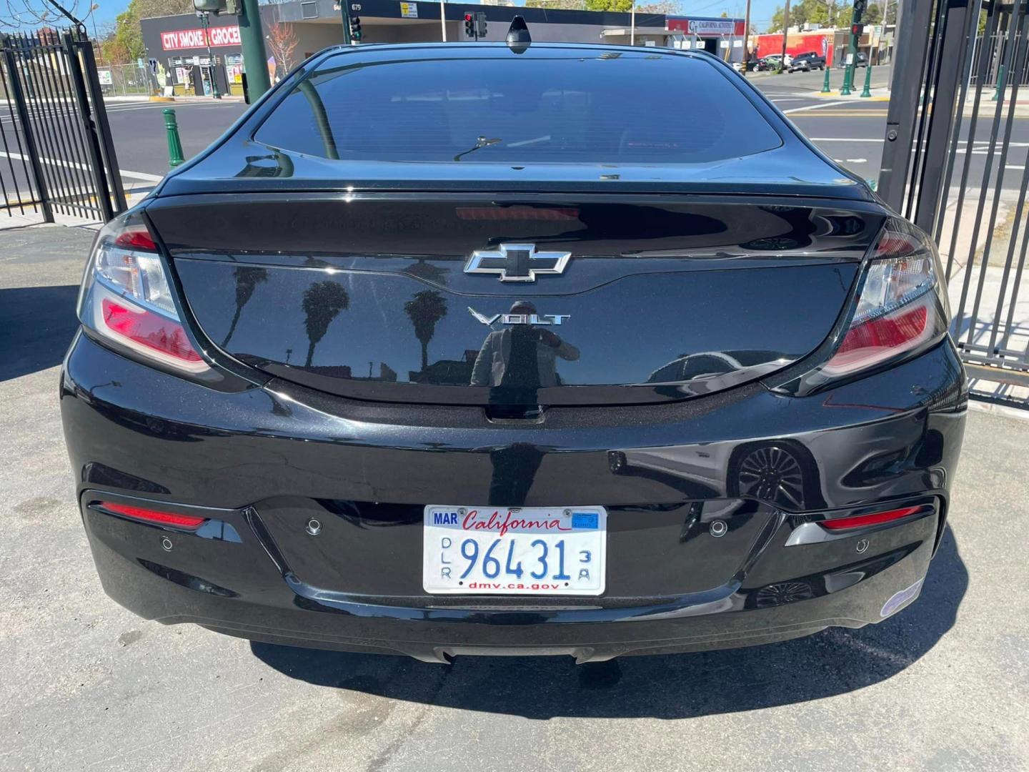 2018 BLACK /BLACK Chevrolet Volt LT (1G1RC6S55JU) with an 1.5L L4 DOHC 16V engine, CVT transmission, located at 744 E Miner Ave, Stockton, CA, 95202, (209) 944-5770, 37.956863, -121.282082 - Photo#12